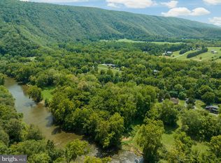 40 Indian Camp Trl, Maurertown, VA 22644