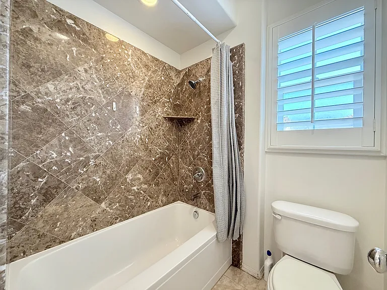19921 Calabria Ct — Photo 23