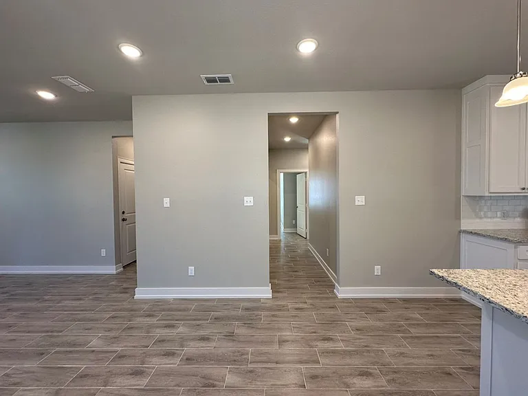 205 Lindsey Ln — Photo 11
