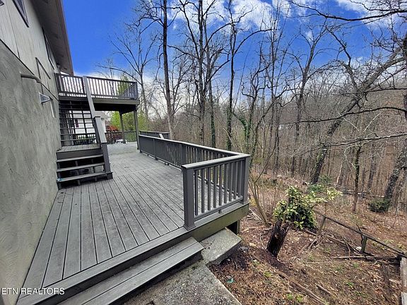 4th image of 18 Moore Ln