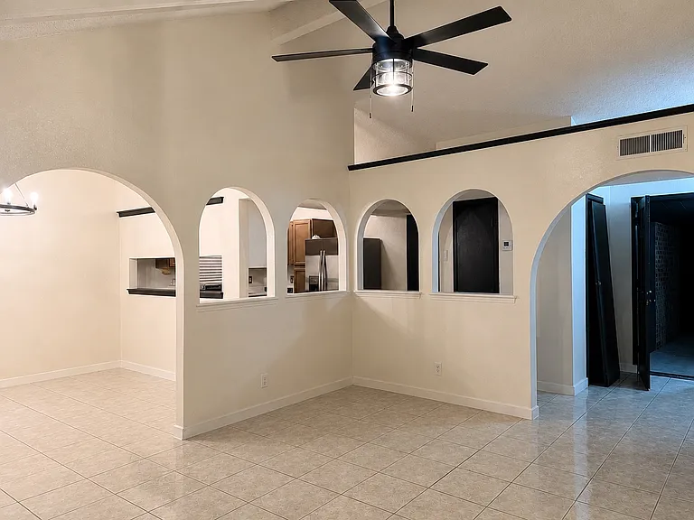 10918 Yogi Berra Cir — Photo 3