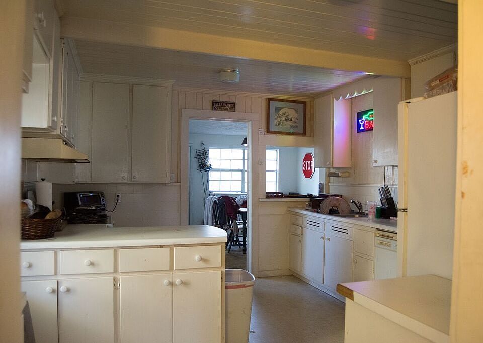 2nd image of 749 W Saint Augustine St