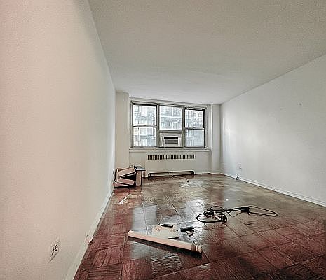 5th image of 240 E 35th St APT 5-H