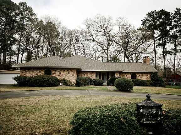 2nd image of 801 Periers Ave