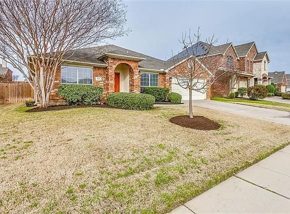 3rd image of 813 Mesquite Dr