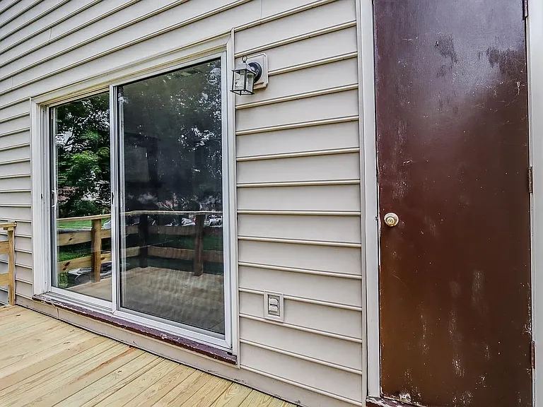 1421 Ashbourne Dr — Photo 33