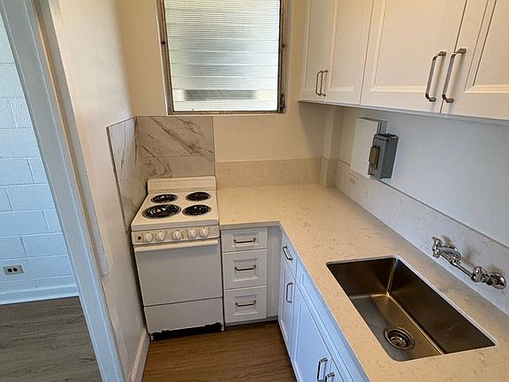 3rd image of 1350 Kinau St #12