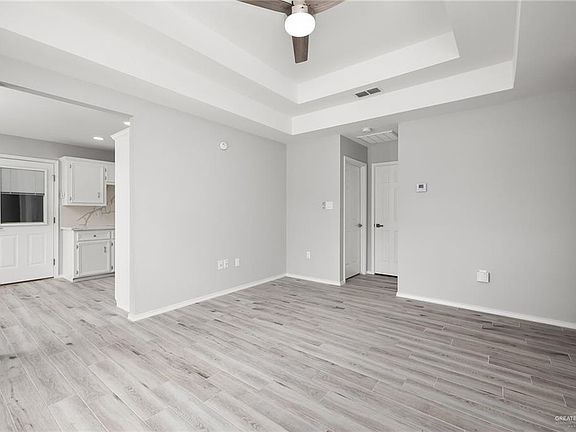 3rd image of 3506 Minnie Ln