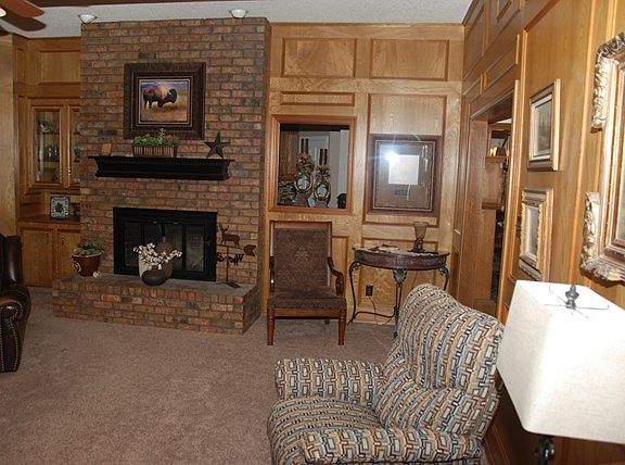 3rd image of 4702 Elma Dr