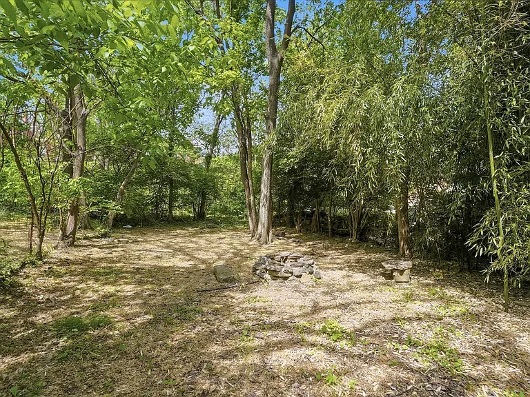 2661 Bellevue Ave — Photo 42