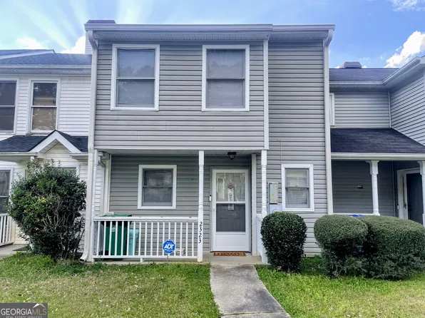 2323 Wellington Cir, Lithonia, GA 30058