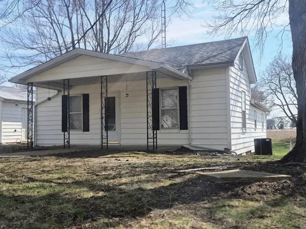 307 W Main St, Tallula, IL 62688