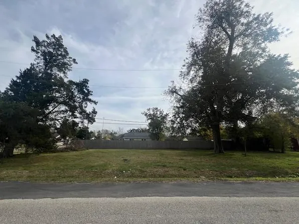 1308 Victoria St, Beaumont, TX 77701