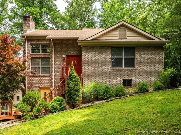 707 Wooded View Drive, Borden, IN 47106