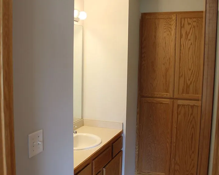 411 Meadow Ln — Photo 9