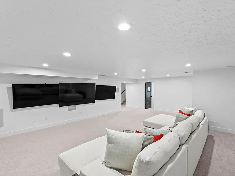 690 S Edge Ln — Photo 26