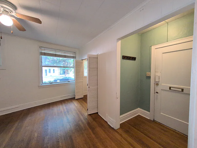 606 E Thomas St #E — Photo 11