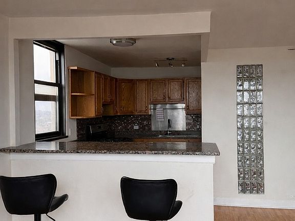 4th image of 2901 S Michigan Ave APT 1610