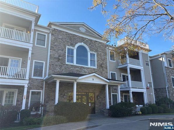 5 Tenakill Park E APT 303