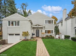 649 Kenilworth Ter, Kenilworth, IL 60043