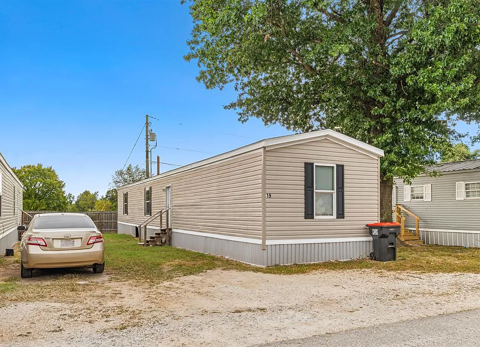 1472 Midway Ave #19