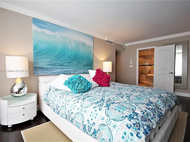 5151 Collins Ave #924 — Photo 10