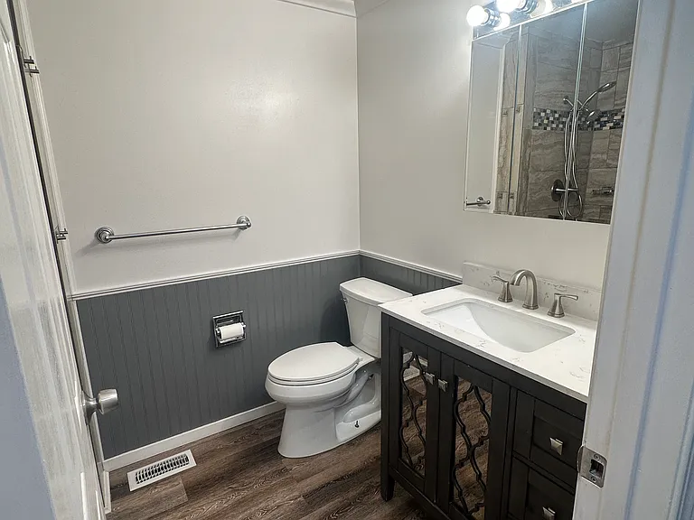 219 Thayer Dr — Photo 8