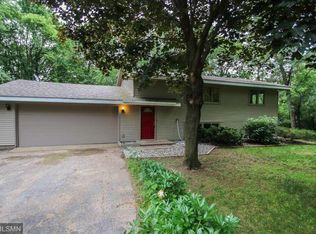 888 Lakewood Hills Rd, Saint Paul, MN 55123