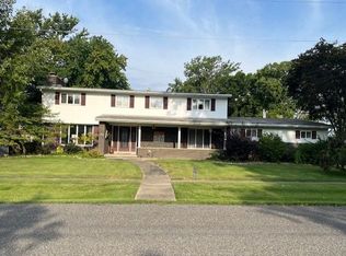991 10th St, Carlyle, IL 62231