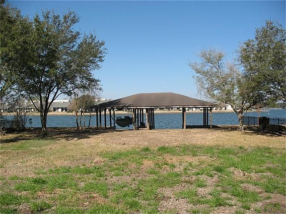5th image of 209 Dawns Edge Dr