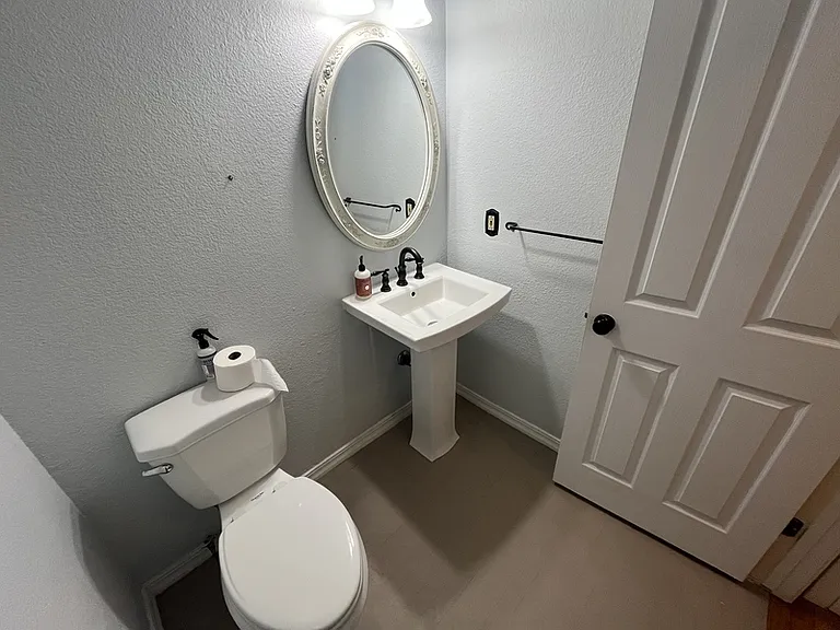 511 Bluff Dr — Photo 11