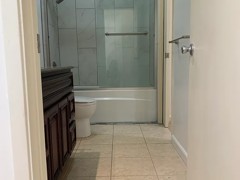 917 Hough St #9 — Photo 31