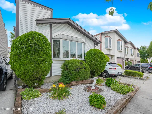 10 Manchester Dr, Staten Island, NY 10312