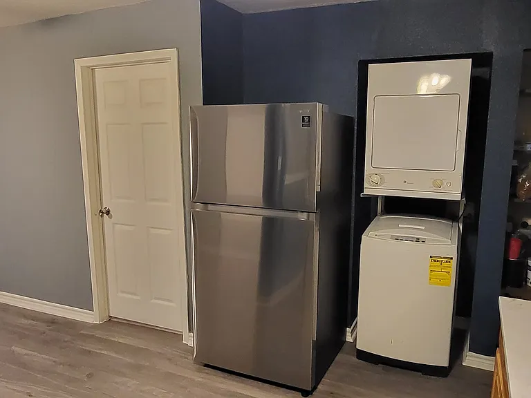 710 W Avenue J #B — Photo 8