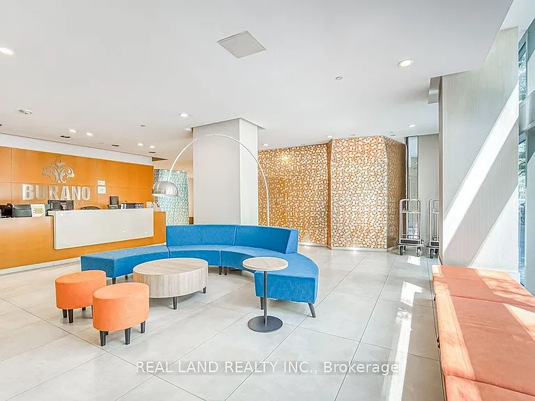 832 Bay St #502 — Photo 3