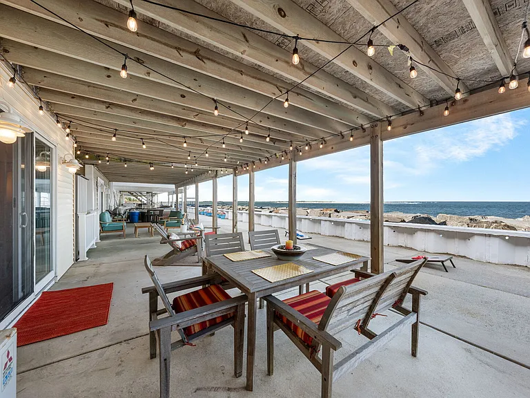 Seaview Ct — Photo 5