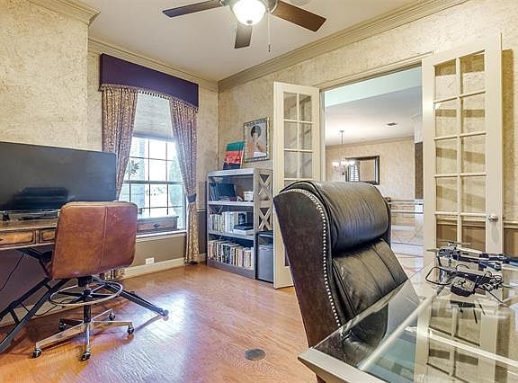 4th image of 5802 Parker Village Dr
