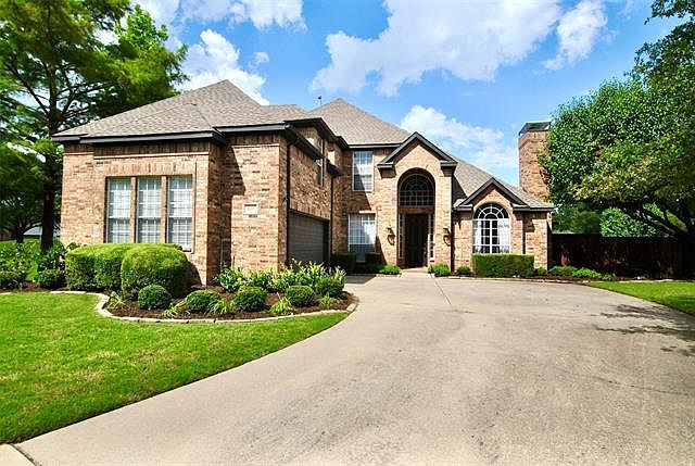1st image of 808 Parkwood Ct
