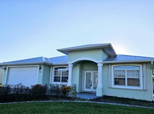 480 NW Ravenswood Ln, Port Saint Lucie, FL 34983