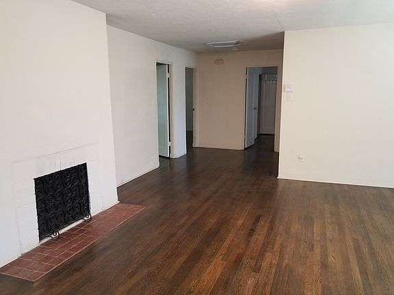 Spacious Den/Living room - with fireplace