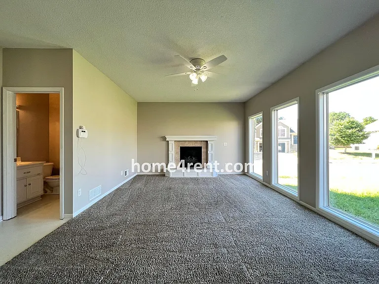 8310 NW 77th Ter — Photo 15