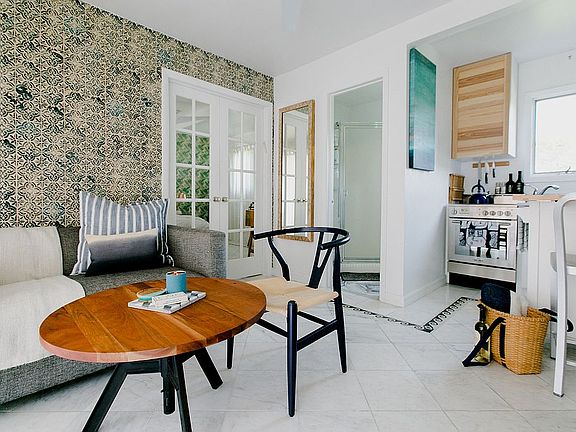 the living / dining room