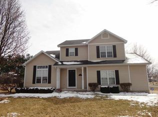 112 Vista Dr, Cottage Grove, WI 53527