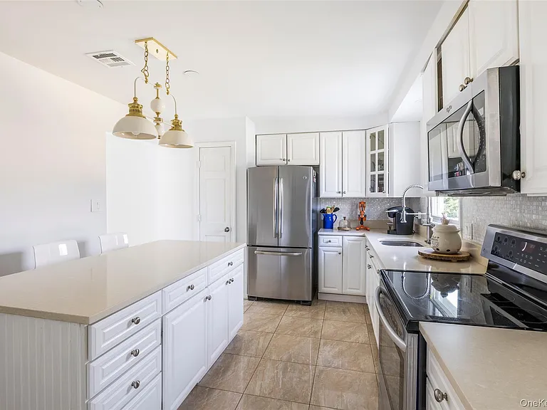 8 Westerly Ct — Photo 13