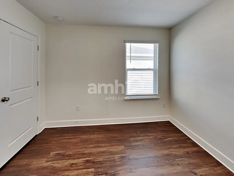 2107 Saffron Walden Dr — Photo 35