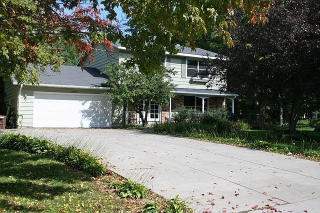 1st image of 18440 25th Ave N