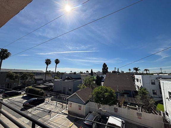 4th image of 727 Gardenia Ave Unit 7