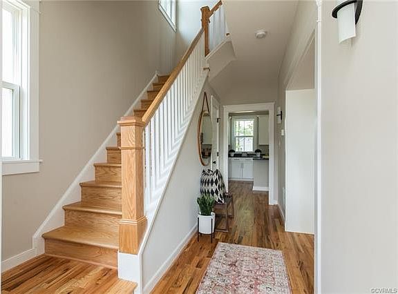 4th image of 2308 Greenwood Ave