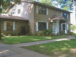 2nd image of 2200 Clayton Ln