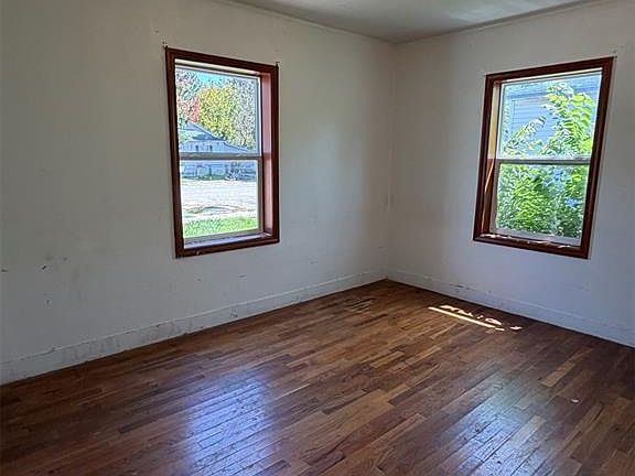 3rd image of 324 S Sassafrass St
